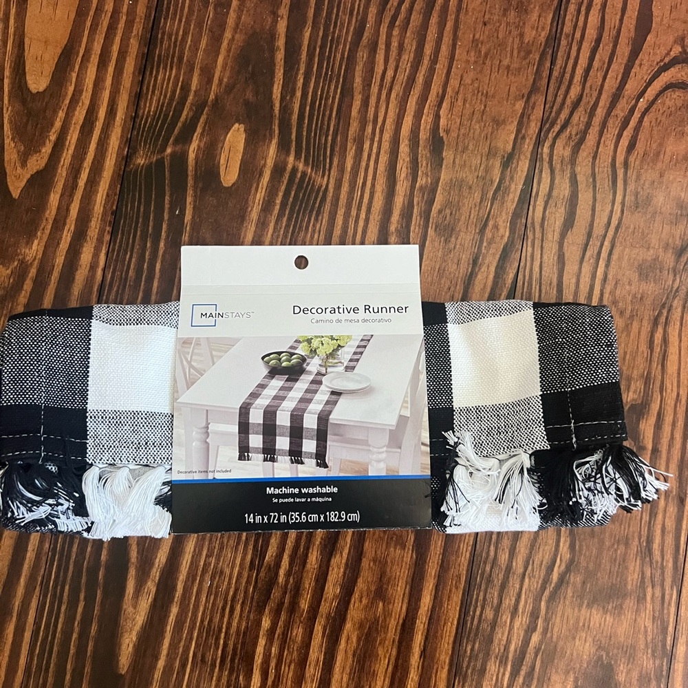 Mainstays Black and White Decorative Runner